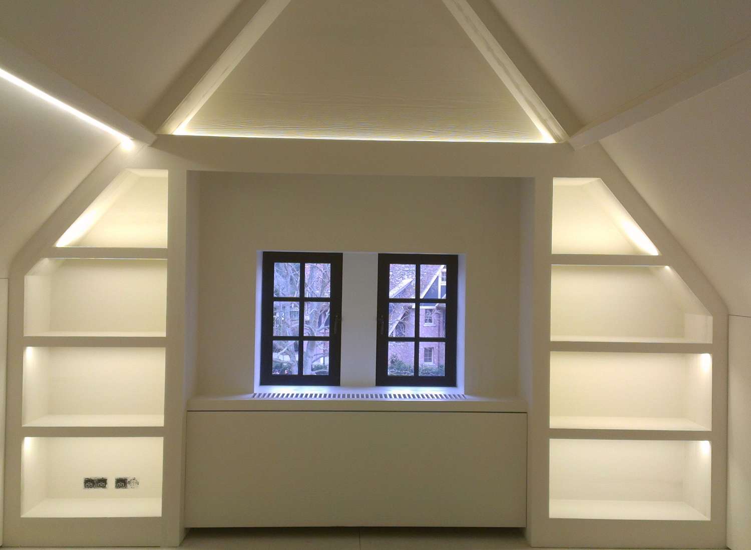 Schilderen van plafond, muur en schilderen van op maat gemaakt houtwerk regio kortrijk